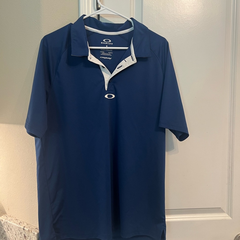 Oakley Men’s shirt size large